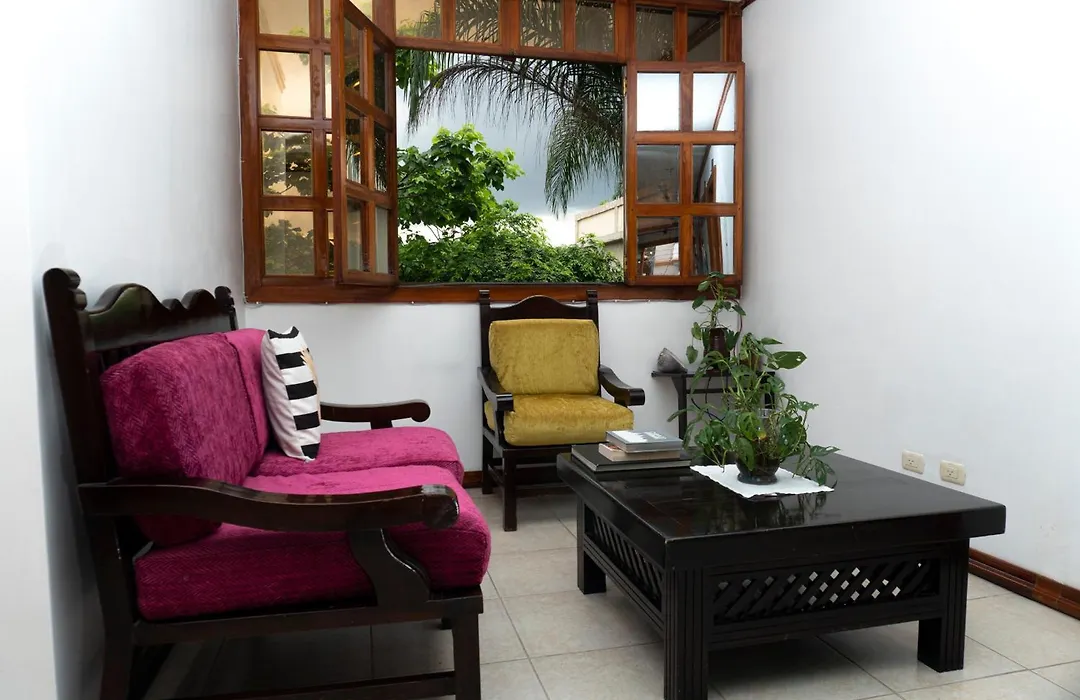 Hostal Macaw-1